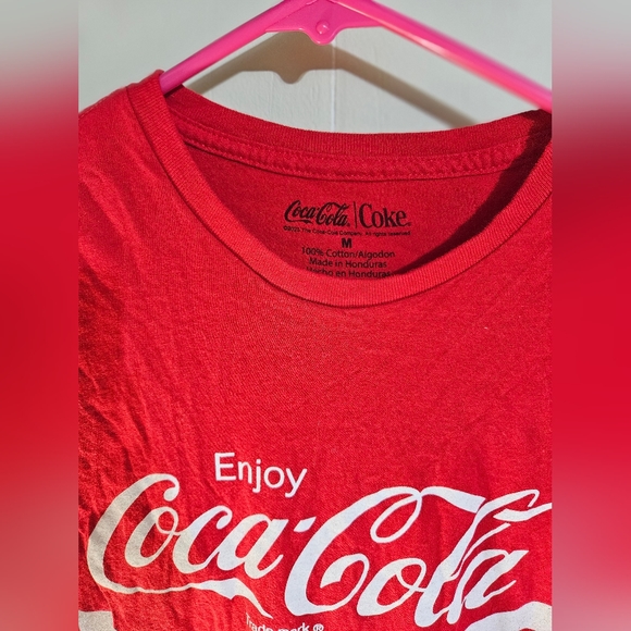 RED COCA-COLA WOMENS MEDIUM SHORT SLEEVE SHIRT - Picture 2 of 3